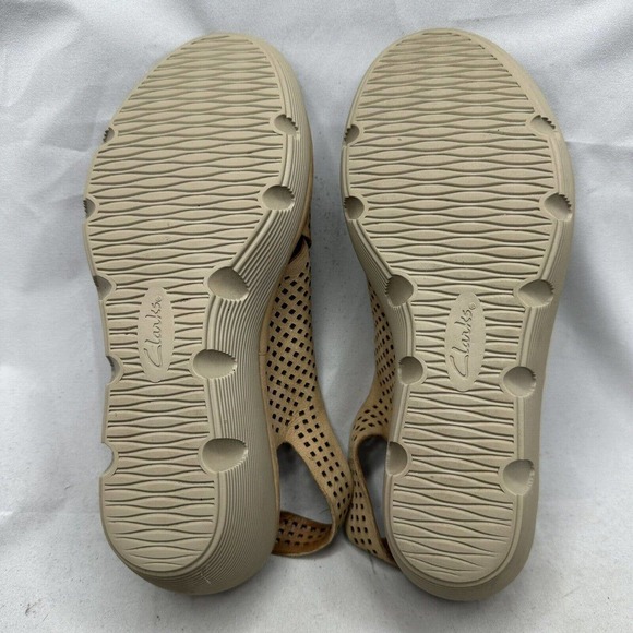 Clarks Artisan Clarene Perforated Nubuck Leather Wedges Size 10 Tan/Sand - Picture 6 of 8